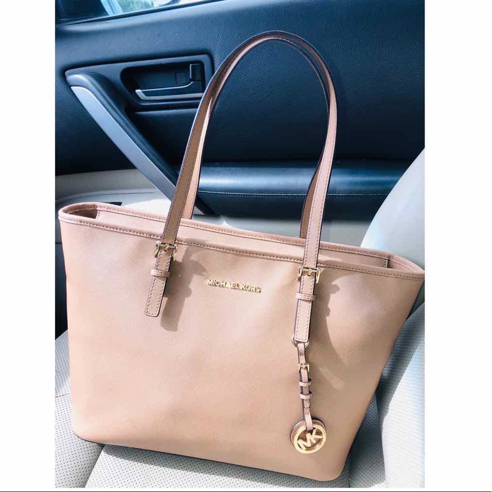 **SOLD!!!**Michael Kors tote !!👜